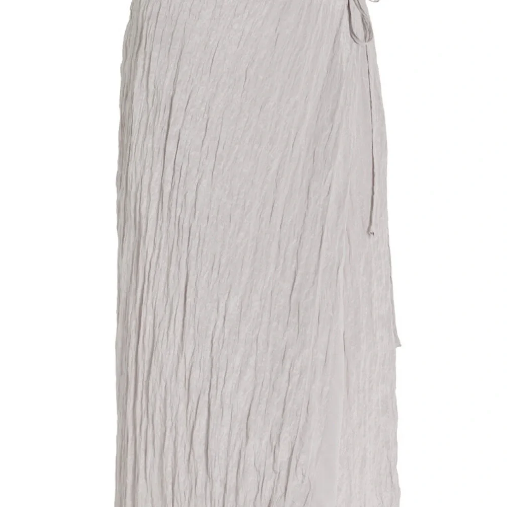 SIR. Moda Operandi Exclusive Silver Ligera Open Back Top & Crinkle Satin Skirt - Picture 5 of 16